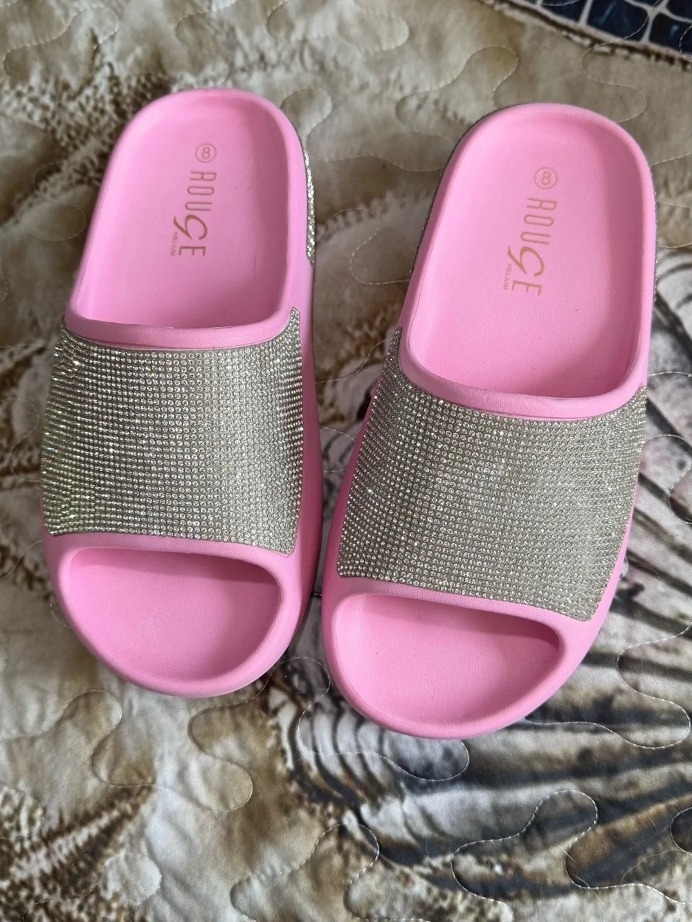 NWOT Rouge Helium Pink Rhinestone Bling Slide Sandals Size 8